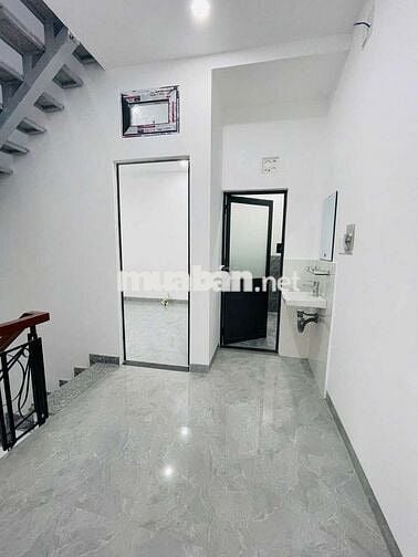 Cho thuê 2 căn nhà măt tiền đ42 HBC 12tr/tháng