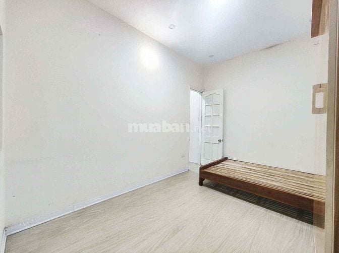 Cho thuê phòng xinh chính chủ ngõ 6 Vĩnh Phúc (Ba Đình), 2.5 triệu