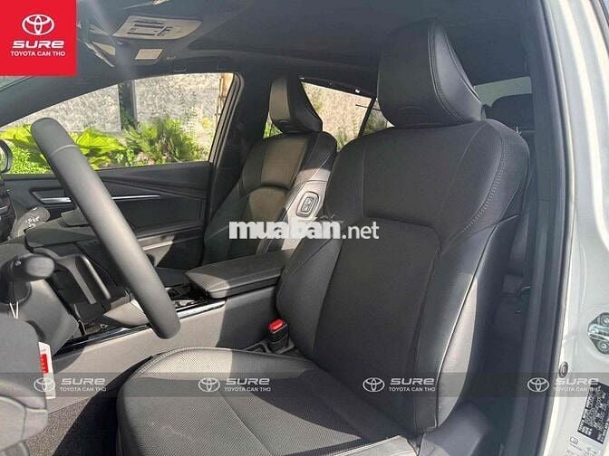 Toyota Camry 2.5 HEV TOP 2025 siêu lướt 7.000km