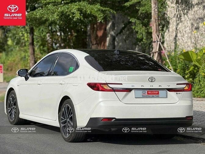 Toyota Camry 2.5 HEV TOP 2025 siêu lướt 7.000km