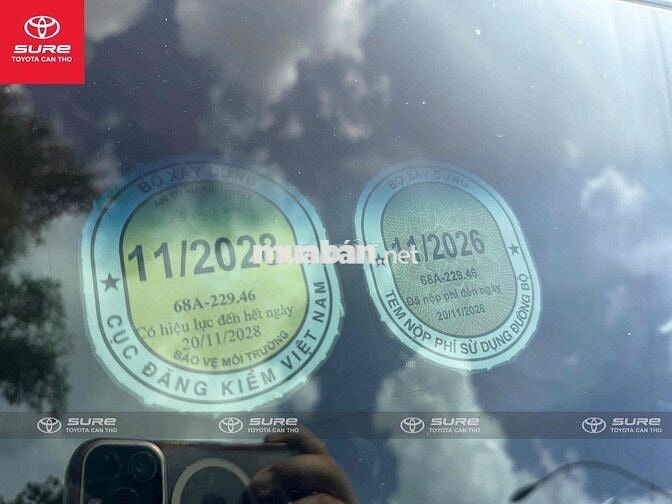 Toyota Camry 2.5 HEV TOP 2025 siêu lướt 7.000km