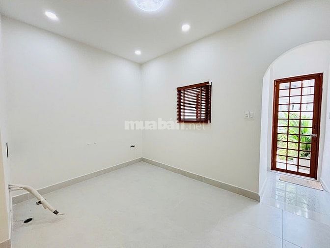 Nhà mới thiết kế hiện đại - HXH đường 26/3