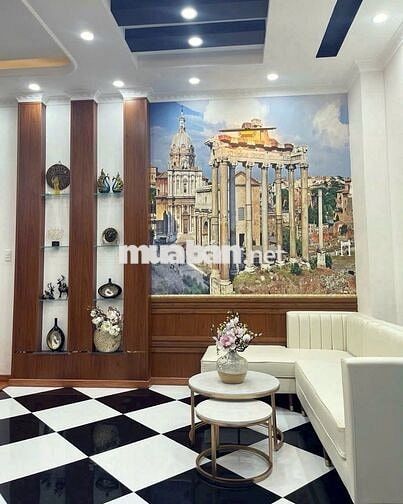 Nhà lầu full nội thất sát Vincom Hùng Vương