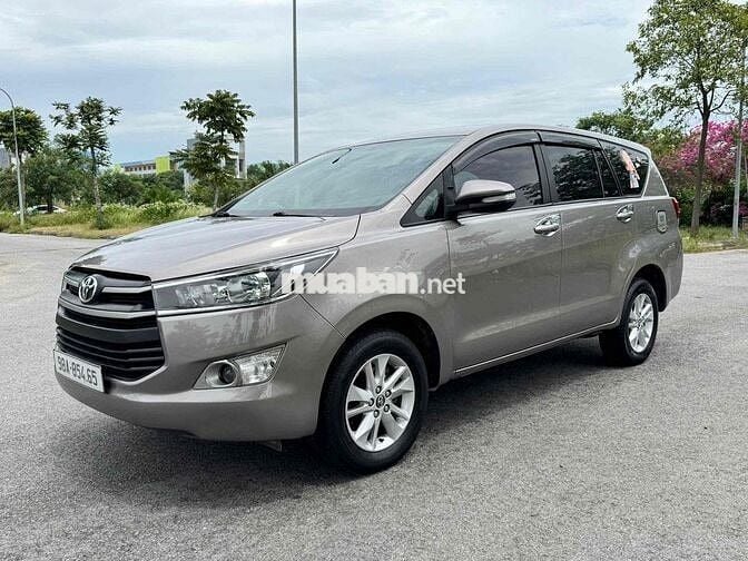 Toyota Innova 2018 Số sàn 8 chỗ Nâu