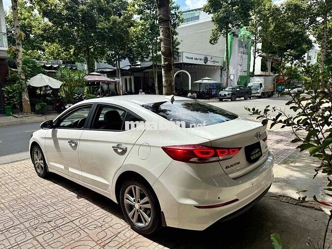 Hyundai Elantra 1.6AT 2017 Trắng Tự động
