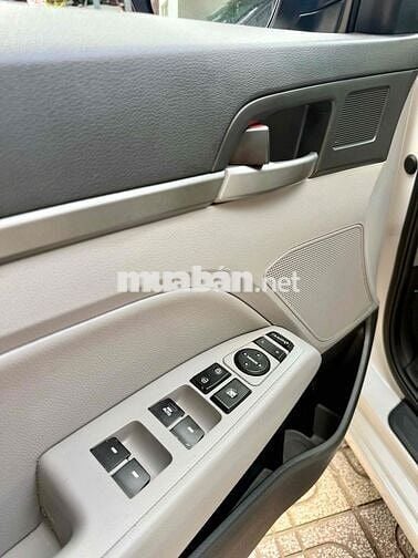 Hyundai Elantra 1.6AT 2017 Trắng Tự động