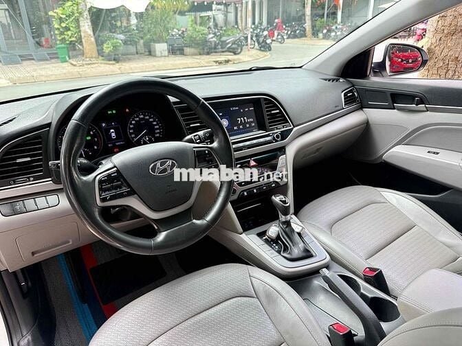 Hyundai Elantra 1.6AT 2017 Trắng Tự động