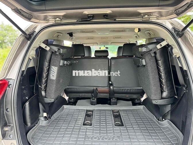 Toyota Innova 2018 Số sàn 8 chỗ Nâu