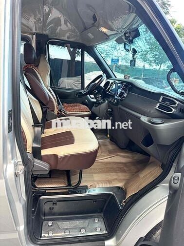 Ford Transit 2023 16 chỗ Bạc 12.8 vạn