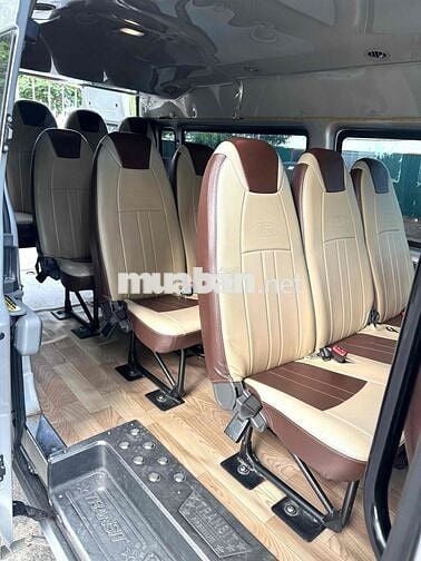 Ford Transit 2023 16 chỗ Bạc 12.8 vạn