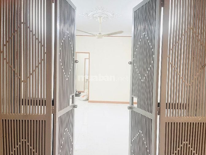 Nhà Khu Văn Miếu cho Gia Đình Thuê -Diện Tích 80m2  Điện Nước Giá Dân 