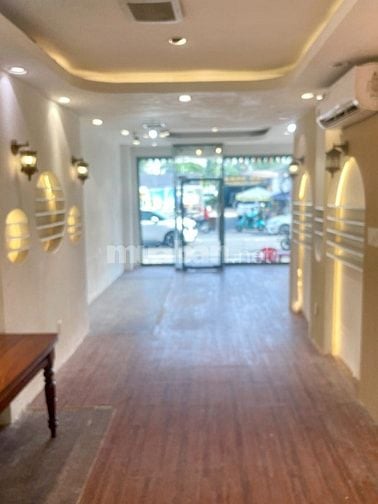 Chính chủ cho thuê, 50Tr/tháng, MT 198 CMT8 P10 Q3, DTSD 220m2, 5 tầng