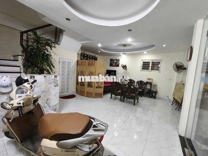 Gần Tây Hồ, LÔ GÓC - 42m2 x 6MT x 5T , Nhà mới tinh . Ở ngay !