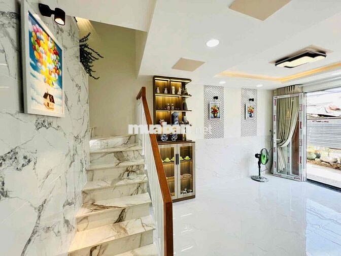 nhà mới hoàn thiện. trung tâm Q8. shr chính chủ, chỉ hơn 3t