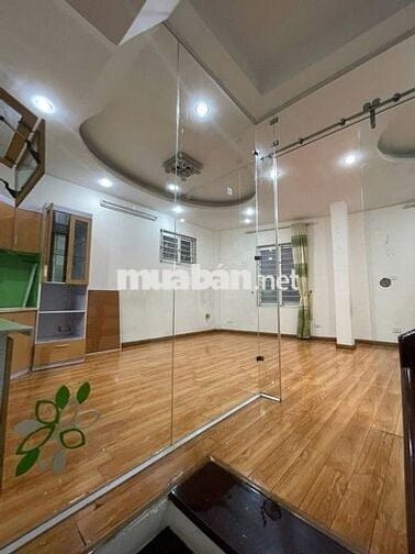 Gần Tây Hồ, LÔ GÓC - 42m2 x 6MT x 5T , Nhà mới tinh . Ở ngay !