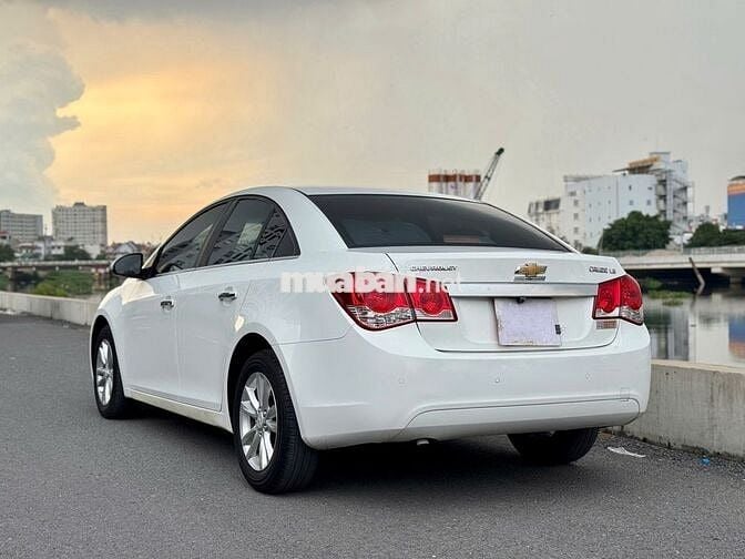 Chevrolet Cruze 2015 Số sàn Trắng 48.000 km
