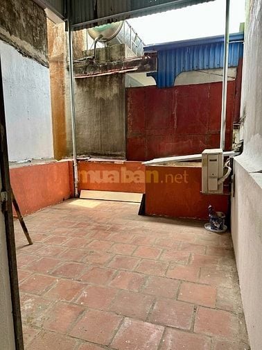 NHÀ KIM GIANG 9.5 TR/THÁNG, 60M2 X 3 TẦNG, GẦN CHỢ QUANG.NGÕ BA GÁC.