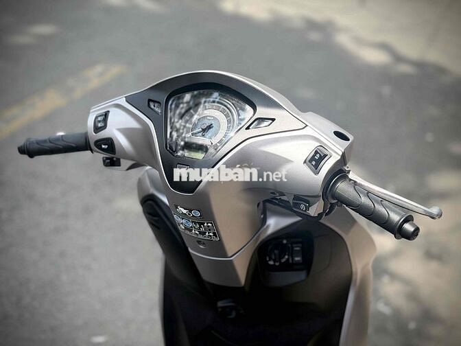 Honda Lead 4Val 2026 Bạc 300km
