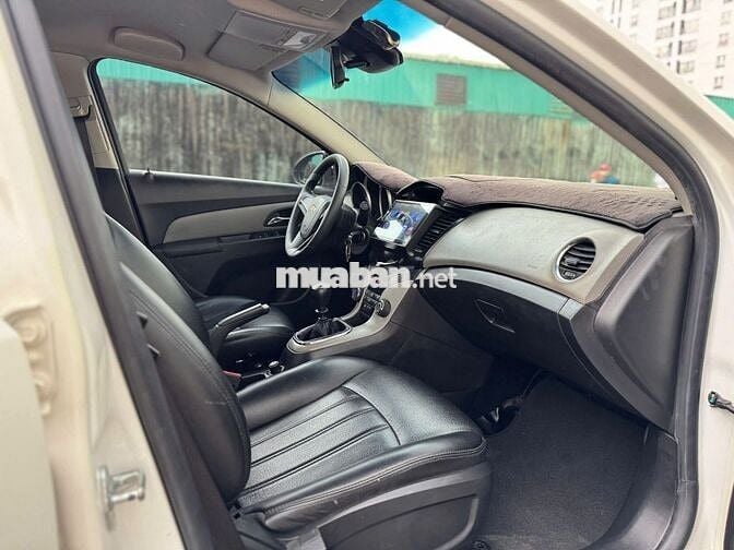 Chevrolet Cruze 2015 Số sàn Trắng 48.000 km
