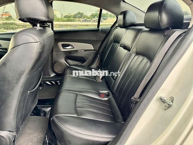 Chevrolet Cruze 2015 Số sàn Trắng 48.000 km