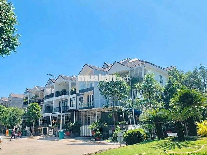 BÁN NHÀ PHỐ 145M2 TRONG KHU COMPOUND, P. HIỆP BÌNH
