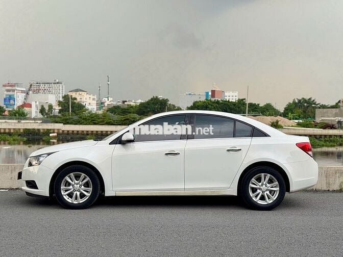 Chevrolet Cruze 2015 Số sàn Trắng 48.000 km