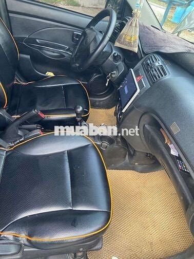 Kia Morning Số sàn 5 chỗ màu Nâu