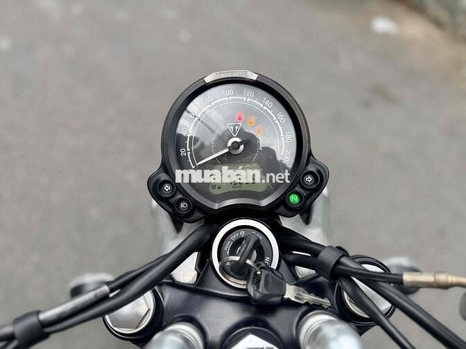 Triumph Street Twin 900 ABS 2019 Bạc 13.000km