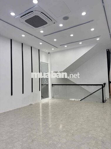 CHO THUÊ NHÀ NGUYÊN CĂN - DIỆN TÍCH SỬ DỤNG HƠN 200m2 MẶT TIỀN QUẬN 5