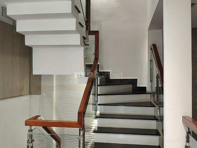 Bán nhà Gò Vấp đường Lê Đức Thọ| 3lầu| 4phòng ngủ|