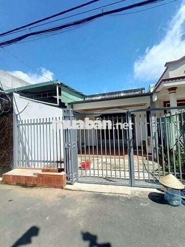 🏘️ Nhà cho thuê 2 phòng, sân rộng sát Lý Thường Kiệt, Thị Trấn Hóc Môn 