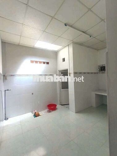 🏘️ Nhà cho thuê 2 phòng, sân rộng sát Lý Thường Kiệt, Thị Trấn Hóc Môn 