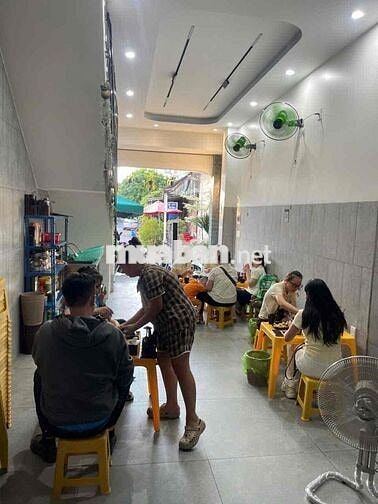 tuyển bếp cho quán ốc bình dân