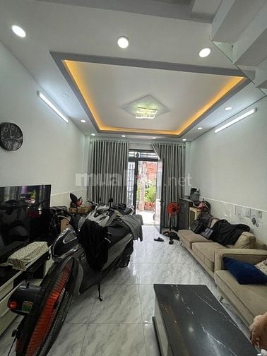 Hot, Bán gấp Nhà riêng Đất Mới BTân, 40m2, 2 tầng mới đẹp, hẻm xe hơi