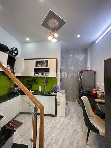 Hot, Bán gấp Nhà riêng Đất Mới BTân, 40m2, 2 tầng mới đẹp, hẻm xe hơi