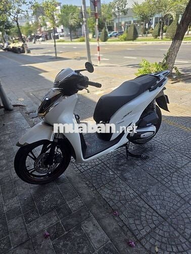Honda SH 160 ABS 2025 Trắng đen