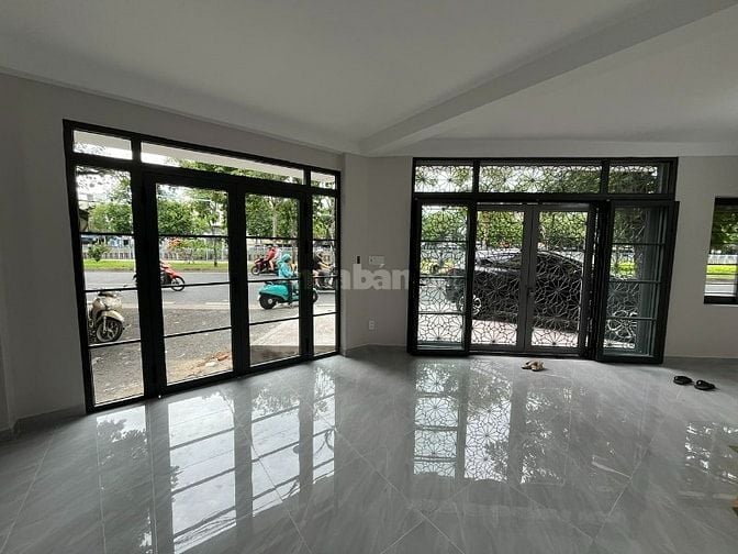 Chính chủ Cho thuê nguyên căn nhà Mặt tiền 459 Hoàng Sa, Quận 3