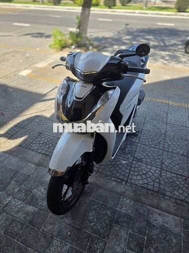 Honda SH 160 ABS 2025 Trắng đen