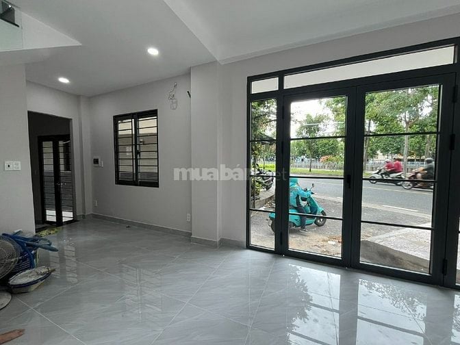 Chính chủ Cho thuê nguyên căn nhà Mặt tiền 459 Hoàng Sa, Quận 3