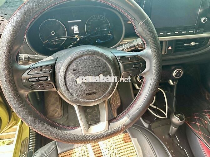 Kia Morning GTline 2022 vàng chanh