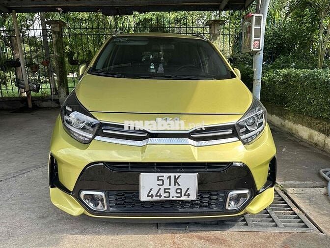 Kia Morning GTline 2022 vàng chanh