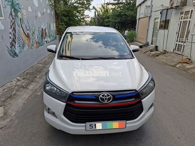 Toyota Innova Trắng Đời 2019 Bản E