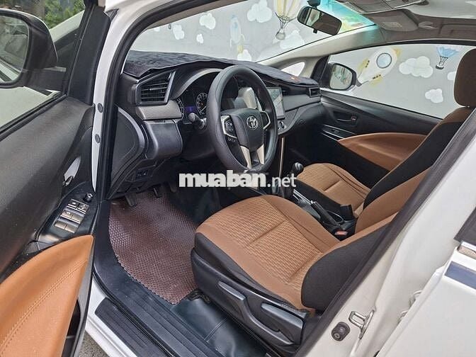 Toyota Innova Trắng Đời 2019 Bản E