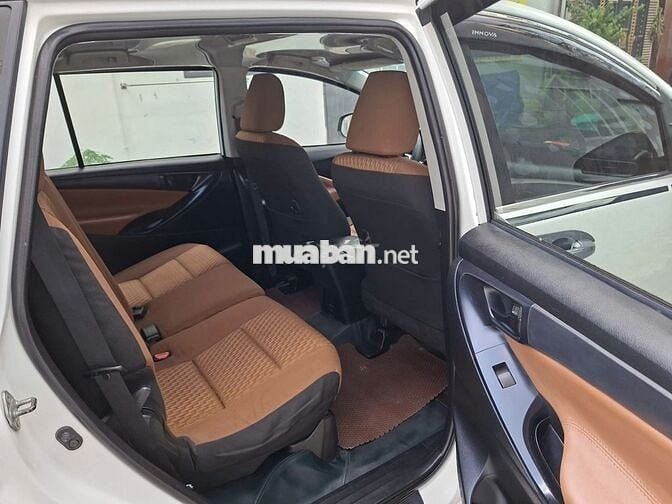 Toyota Innova Trắng Đời 2019 Bản E