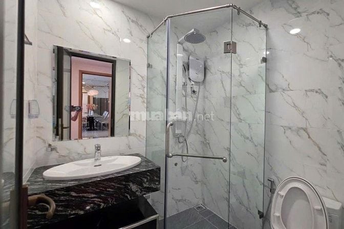 Về Quê Định Cư ( Bán gấp) CH 55m2 - 2 tỷ 2 sổ trao tay ,tầng 6 ,ở ngay