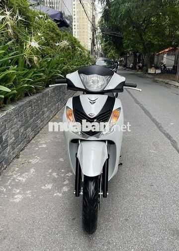 Honda SH 150i 150cc Phun xăng điện tử màu trắng