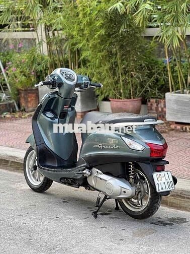 Grande 2017 Xám Nguyên Bản Chất