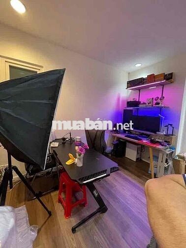 ngang 4m dài 21m mặt tiền đường lớn