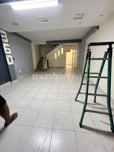 Lãnh Binh Thăng- Cư Xá Bình Thới Q11. DT : 4.5 x 14m . 3 Tầng 18 trệu