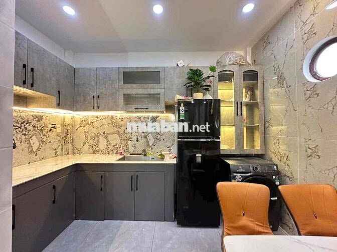 Cho thuê nhà 2pn 2Wc full nội thất gần HXH - Nguyễn Thái Sơn